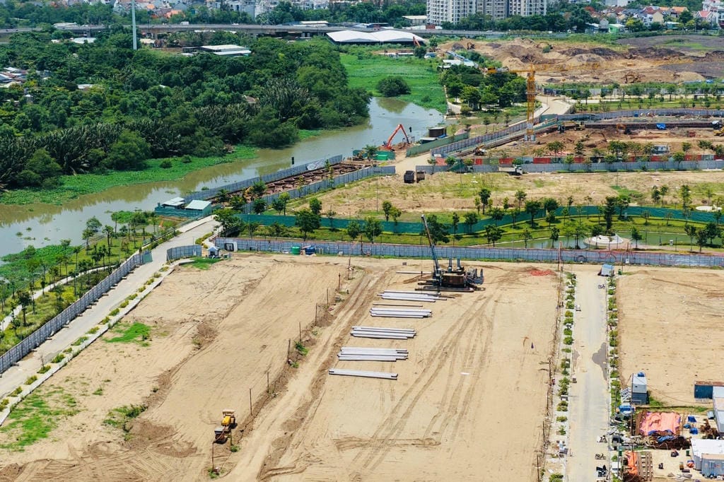 tien do xay dung sola the global city